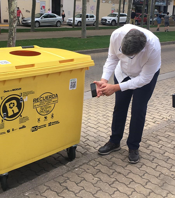 RECICLOS el primer sistema de reciclaje que auna tecnologia y recompensa llega a Calahorra de la mano del Ayuntamiento el Gobierno de La Rioja el Consorcio de Aguas y Residuos y Ecoembes