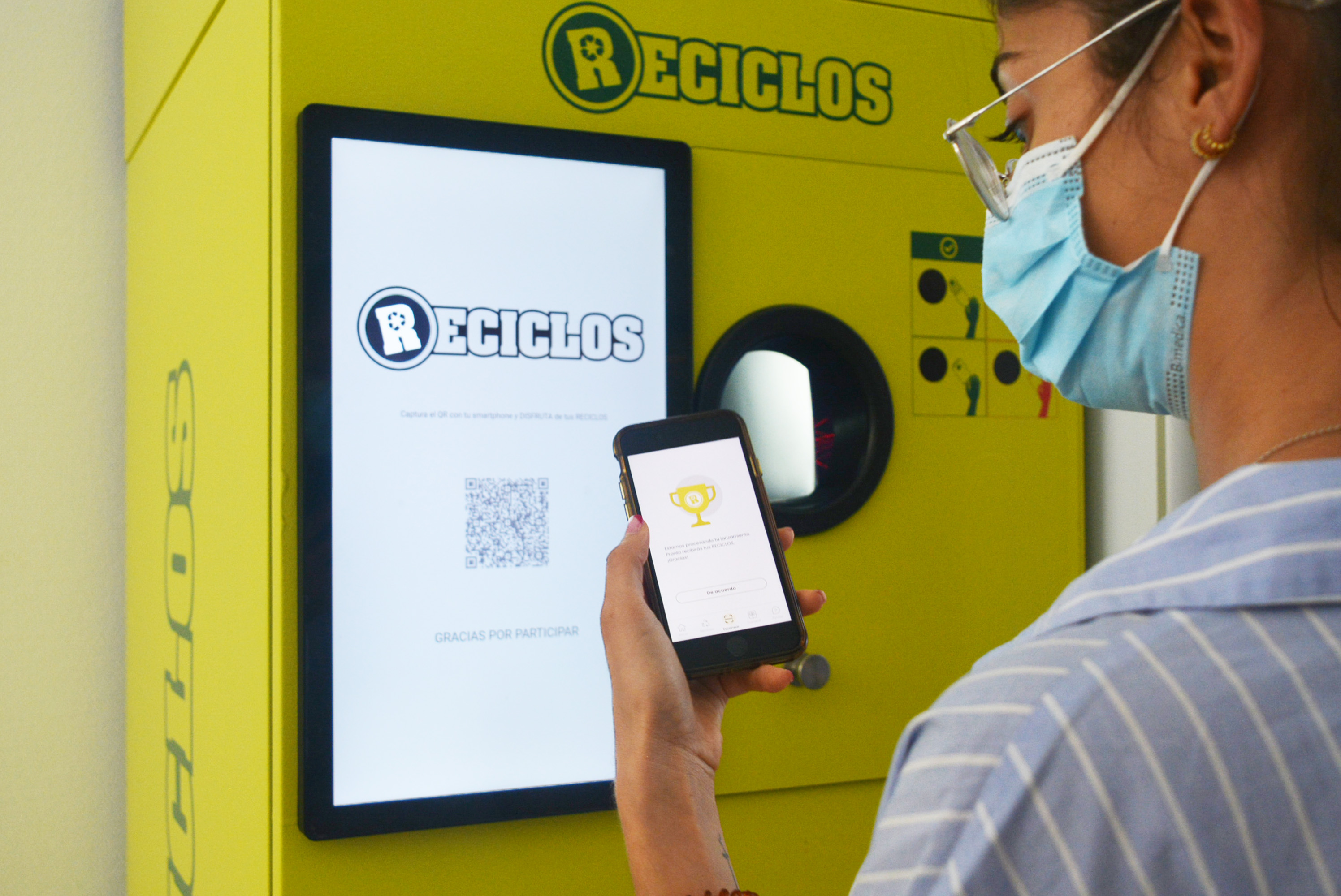 El Hospital Universitario de Torrejón se suma a RECICLOS con la instalación de una máquina que recompensa por reciclar